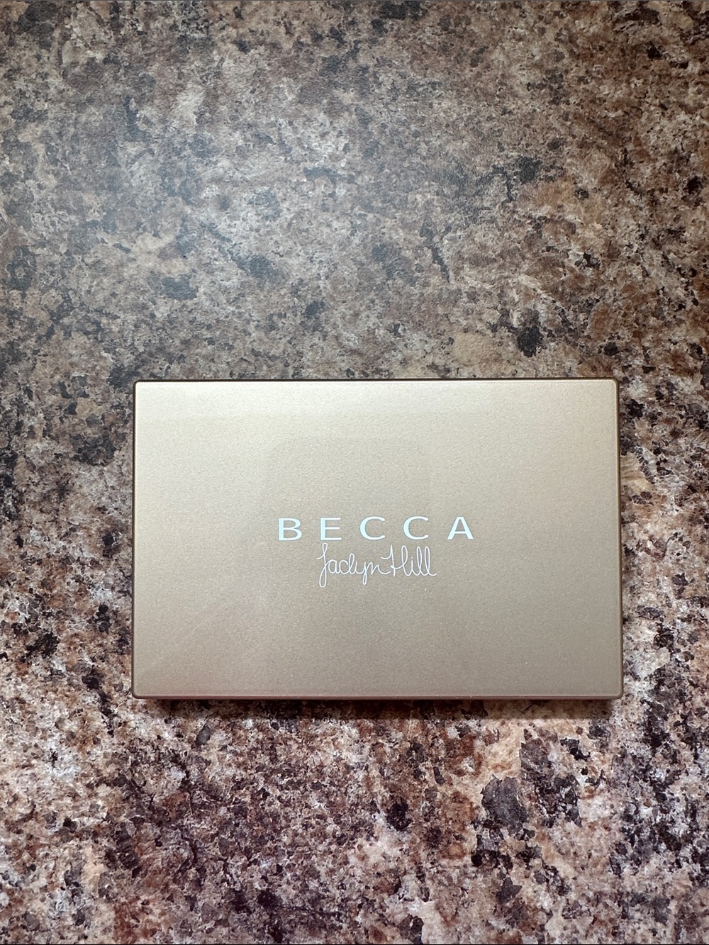 BECCA x Jacklyn Hill Highlighter Compact